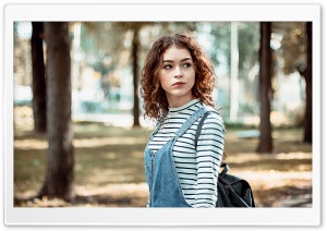 Autumn Girl Ultra HD Wallpaper for 4K UHD Widescreen desktop, tablet & smartphone