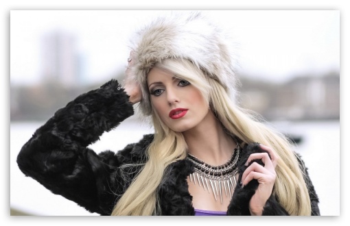 Blonde Girl - Winter UltraHD Wallpaper for Wide 16:10 Widescreen WHXGA WQXGA WUXGA WXGA ;
