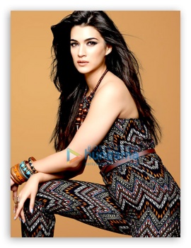 Bollywood Actress UltraHD Wallpaper for Mobile 4:3 5:3 3:2 - UXGA XGA SVGA WGA DVGA HVGA HQVGA ( Apple PowerBook G4 iPhone 4 3G 3GS iPod Touch ) ;