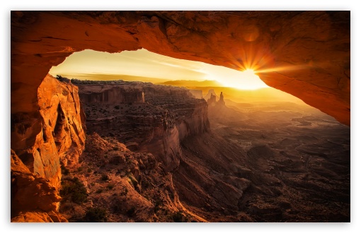 Description Canyonlands_cave_sunset-t2