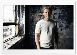 Daniel Craig Ultra HD Wallpaper for 4K UHD Widescreen desktop, tablet & smartphone