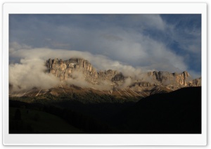Dolomiten in Wolken Ultra HD Wallpaper for 4K UHD Widescreen desktop, tablet & smartphone