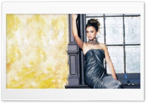 Lily Collins Ultra HD Wallpaper for 4K UHD Widescreen desktop, tablet & smartphone