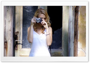 Old Camera - Romanian Girl Ultra HD Wallpaper for 4K UHD Widescreen desktop, tablet & smartphone