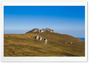 Paragliding in Romania Ultra HD Wallpaper for 4K UHD Widescreen desktop, tablet & smartphone