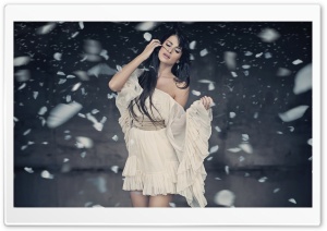 Petals On The Wind Ultra HD Wallpaper for 4K UHD Widescreen desktop, tablet & smartphone