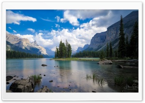 Spirit Island, Maligne Lake, Jasper National Park, Alberta, Canada Ultra HD Wallpaper for 4K UHD Widescreen desktop, tablet & smartphone