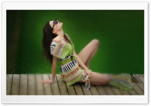Woman Green Ultra HD Wallpaper for 4K UHD Widescreen desktop, tablet & smartphone