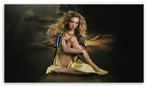 Amanda Seyfried Flaunt 2026 UltraHD Wallpaper for UHD 16:9 ; HD 16:9 ;