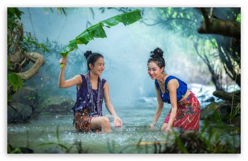 Asian Girls Playing in the Water UltraHD Wallpaper for UHD 16:9 ; HD 16:9 ; UltraWide 21:9 24:10 ; Widescreen 16:10 5:3 ; Fullscreen 4:3 5:4 3:2 ; Tablet 1:1 ;