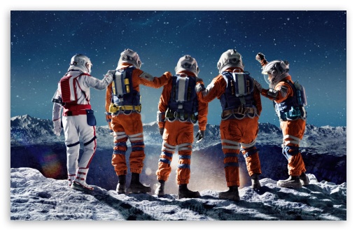 Astronauts on the Edge of a Crater UltraHD Wallpaper for UHD 16:9 ; HD 16:9 ; UltraWide 21:9 24:10 32:9 ; Widescreen 16:10 5:3 ; Fullscreen 4:3 5:4 3:2 ; Dual 16:9 ;