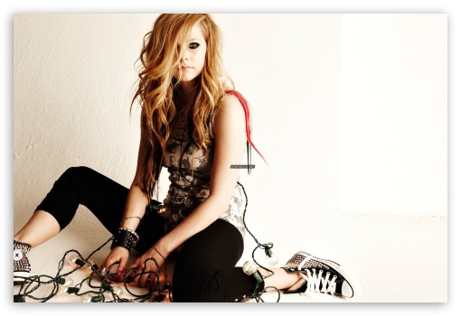 Avril Lavigne Rocker UltraHD Wallpaper for Fullscreen 3:2 ;