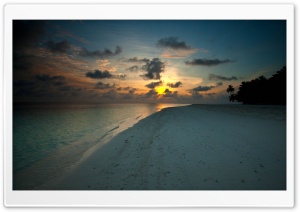 Beach At Sunset Ultra HD Wallpaper for 4K UHD Widescreen desktop, tablet & smartphone