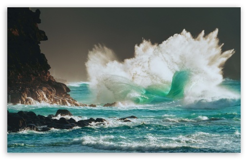 Beautiful Waves Crashing UltraHD Wallpaper for UHD 16:9 ; HD 16:9 ; UltraWide 21:9 24:10 32:9 32:10 ; Widescreen 16:10 5:3 ; Fullscreen 4:3 5:4 3:2 ; Tablet 1:1 ; Dual 16:10 5:3 16:9 4:3 5:4 3:2 ;