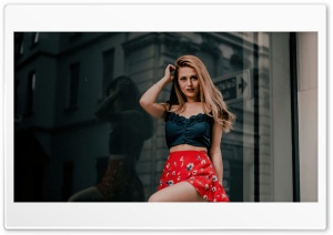 Black Top Girl Posing 4K UHD Wallpaper for Widescreen and UltraWide Desktop, UltraHD TV, Smartphone, Tablet