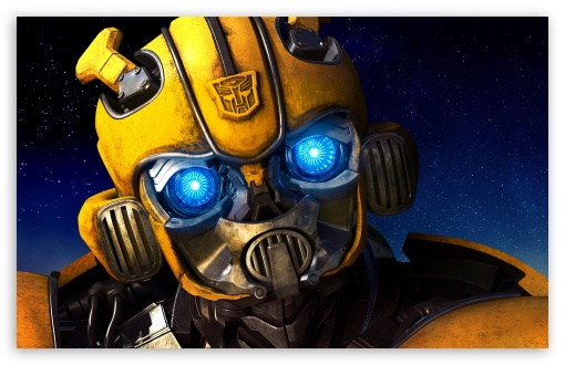 Bumblebee on the battlefield ready to shoot 2K wallpaper download