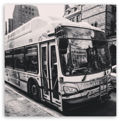 Bus B  W UltraHD Wallpaper for Tablet 1:1 ; Mobile 5:4 - QSXGA SXGA ;