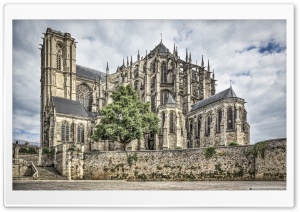 Cathedral of Saint Julian of Le Mans France Ultra HD Wallpaper for 4K UHD Widescreen desktop, tablet & smartphone