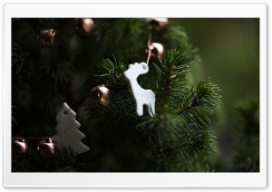 Christmas Tree Decoration Macro Ultra HD Wallpaper for 4K UHD Widescreen desktop, tablet & smartphone