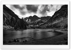 Colorados Maroon Bells two peaks in the Elk Mountains, Maroon Peak and North Maroon Peaks, Maroon Lake, North America 4K UHD Wallpaper for Widescreen and UltraWide Desktop, UltraHD TV, Smartphone, Tablet