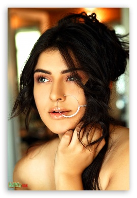 Cute Hansika Motwani 4K UHD Background Wallpaper for UltraHD Desktop and TV : Smartphone and Tablet Devices