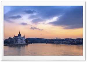Danube River In Budapest Ultra HD Wallpaper for 4K UHD Widescreen desktop, tablet & smartphone
