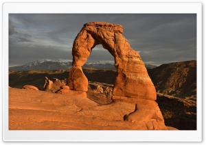 Delicate Arch, Sunset, Arches National Park, Utah Ultra HD Wallpaper for 4K UHD Widescreen desktop, tablet & smartphone