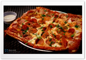 Delicious Pizza Ultra HD Wallpaper for 4K UHD Widescreen desktop, tablet & smartphone