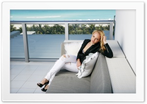 Donna Vekic 4K UHD Wallpaper for Widescreen and UltraWide Desktop, UltraHD TV, Smartphone, Tablet