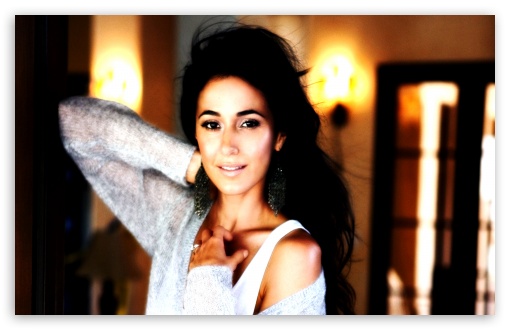 Emmanuelle Chirqui UltraHD Wallpaper for Widescreen 16:10 ;