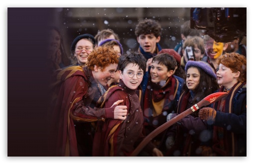 Finding Harry The Craft Behind the Magic UltraHD Wallpaper for UHD 16:9 ; HD 16:9 ; UltraWide 21:9 24:10 32:9 32:10 ; Widescreen 16:10 ; Tablet 1:1 ; Mobile 9:16 9:19.5 9:20 ; Dual 16:10 16:9 ;