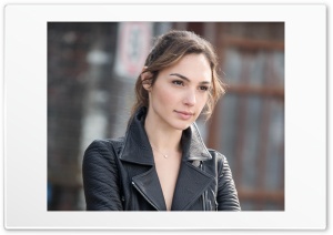 Gal Gadot 4K UHD Wallpaper for Widescreen and UltraWide Desktop, UltraHD TV, Smartphone, Tablet