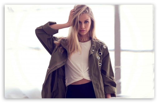 girl UltraHD Wallpaper for HD 16:9 ; Widescreen 16:10 ;