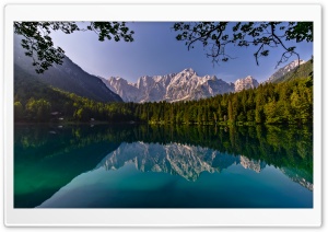 Green Lake, Reflection, Mountain, Scenery 4K UHD Wallpaper for Widescreen and UltraWide Desktop, UltraHD TV, Smartphone, Tablet