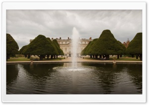 Hampton Court Palace, England Ultra HD Wallpaper for 4K UHD Widescreen desktop, tablet & smartphone