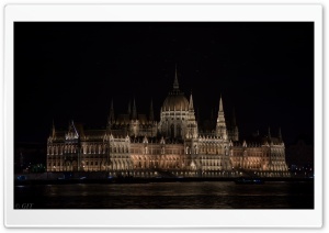 Historical Building of Budapest Ultra HD Wallpaper for 4K UHD Widescreen desktop, tablet & smartphone
