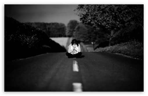 In The Middle Of The Road UltraHD Wallpaper for UHD 16:9 ; HD 16:9 ; UltraWide 32:9 32:10 ; Widescreen 16:10 5:3 ; Fullscreen 4:3 5:4 3:2 ; Tablet 1:1 ; Mobile 3:5 3:4 ; Dual 16:10 5:3 16:9 4:3 5:4 ;