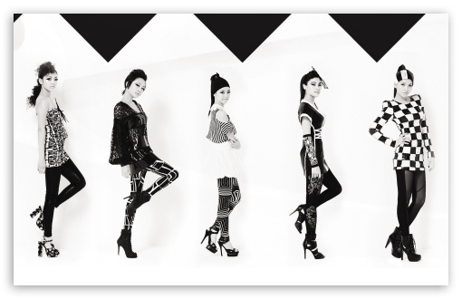 Kara Jumping Korean UltraHD Wallpaper for HD 16:9 ; Widescreen 16:10 5:3 ; Fullscreen 4:3 5:4 3:2 ; Tablet 1:1 ; Mobile 3:5 3:4 ;