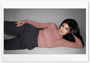 Kylie Jenner Skims 2026 4K UHD Wallpaper for Widescreen and UltraWide Desktop, UltraHD TV, Smartphone, Tablet