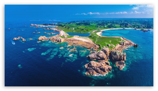 Le Gouffre Plougrescant Brittany Coast UltraHD Wallpaper for UHD 16:9 ; HD 16:9 ; UltraWide 21:9 24:10 32:9 32:10 ; Widescreen 16:10 ; Tablet 1:1 ; Mobile 9:16 9:19.5 9:20 9:21 9:22 ; Dual 16:10 16:9 ;