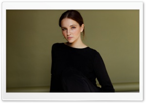 Lisa Vicari 4K UHD Wallpaper for Widescreen and UltraWide Desktop, UltraHD TV, Smartphone, Tablet