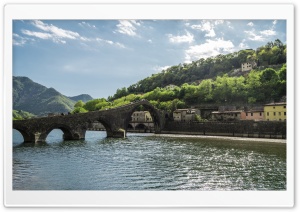 Maddalenas bridge Tuscany Ultra HD Wallpaper for 4K UHD Widescreen desktop, tablet & smartphone