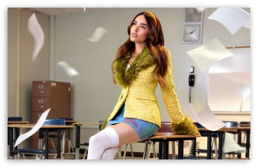 Madison Beer as Schoolgirl UltraHD Wallpaper for UHD 16:9 ; HD 16:9 ; Widescreen 16:10 ; Tablet 1:1 ; Mobile 9:16 9:19.5 9:20 9:21 9:22 ;
