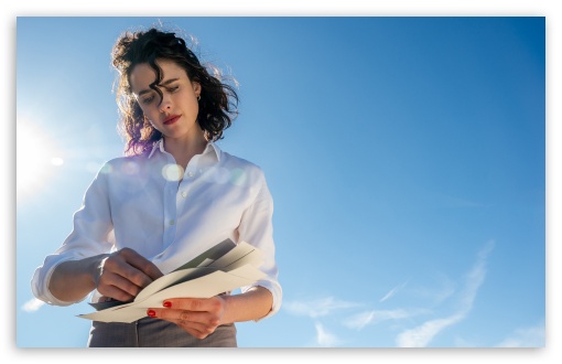 Margaret Qualley UltraHD Wallpaper for UHD 16:9 ; HD 16:9 ; UltraWide 21:9 24:10 ; Widescreen 16:10 5:3 ; Fullscreen 4:3 5:4 3:2 ; Tablet 1:1 ;