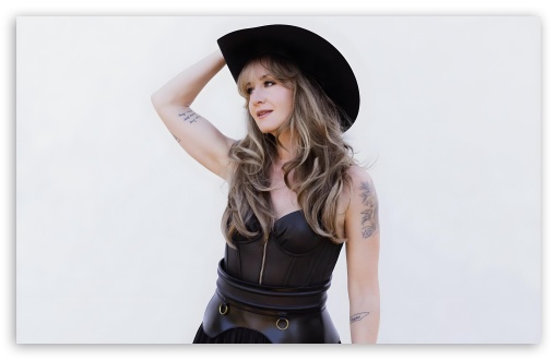 Margo Price UltraHD Wallpaper for Widescreen 16:10 ;