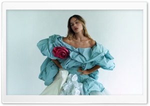 Margot Robbie 4K UHD Wallpaper for Widescreen and UltraWide Desktop, UltraHD TV, Smartphone, Tablet