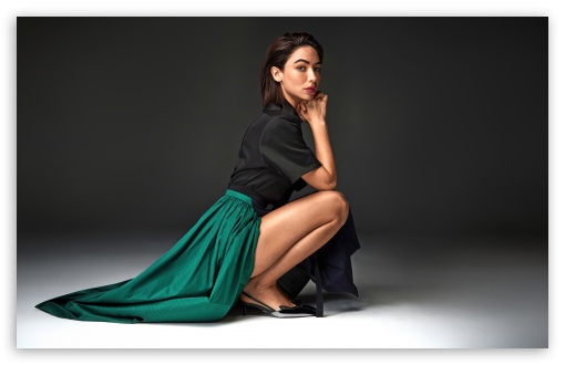 Matilda De Angelis wearing a Green and Black Dress 2026 UltraHD Wallpaper for UHD 16:9 ; HD 16:9 ; Widescreen 16:10 ; Tablet 1:1 ;