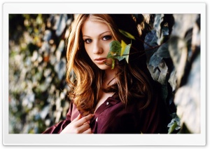 Michelle Trachtenberg Ultra HD Wallpaper for 4K UHD Widescreen desktop, tablet & smartphone