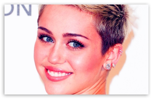 Miley Cyrus UltraHD Wallpaper for Widescreen 16:10 ;