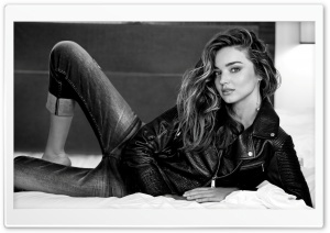 Miranda Kerr in Bed Photoshoot Black and White 4K UHD Wallpaper for Widescreen and UltraWide Desktop, UltraHD TV, Smartphone, Tablet